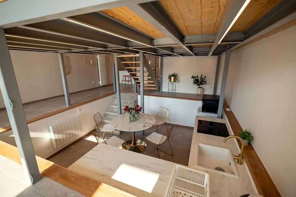 생발레리앙코 Loft De Luxe Le Chic, Grand Jacuzzi, Vue Port De Plaisance 아파트 외부 사진