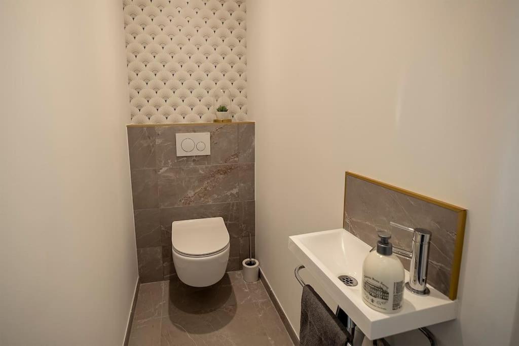 생발레리앙코 Loft De Luxe Le Chic, Grand Jacuzzi, Vue Port De Plaisance 아파트 외부 사진